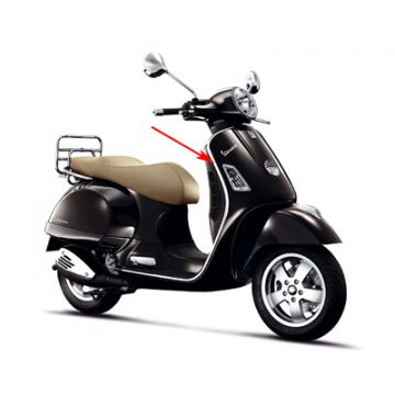 Sierstrip/randbescherming beenschild rechts chroom Vespa GT (2005-2007)/GTS (←2018)/GTV (←2018) 577181 origineel