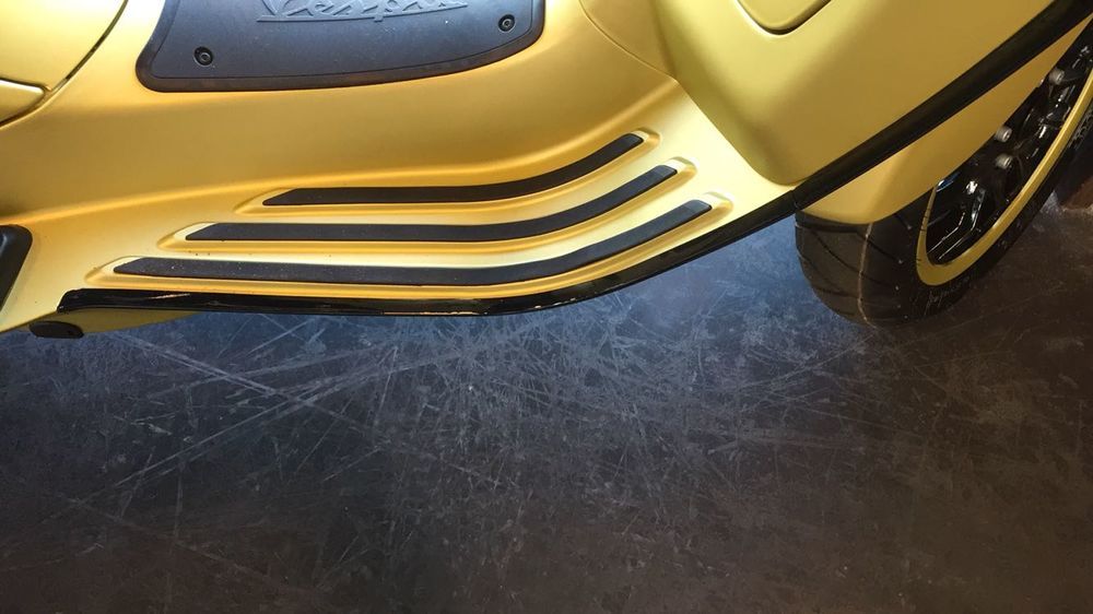 Treeplank sierlijst set glans zwart Vespa Sprint / Primavera